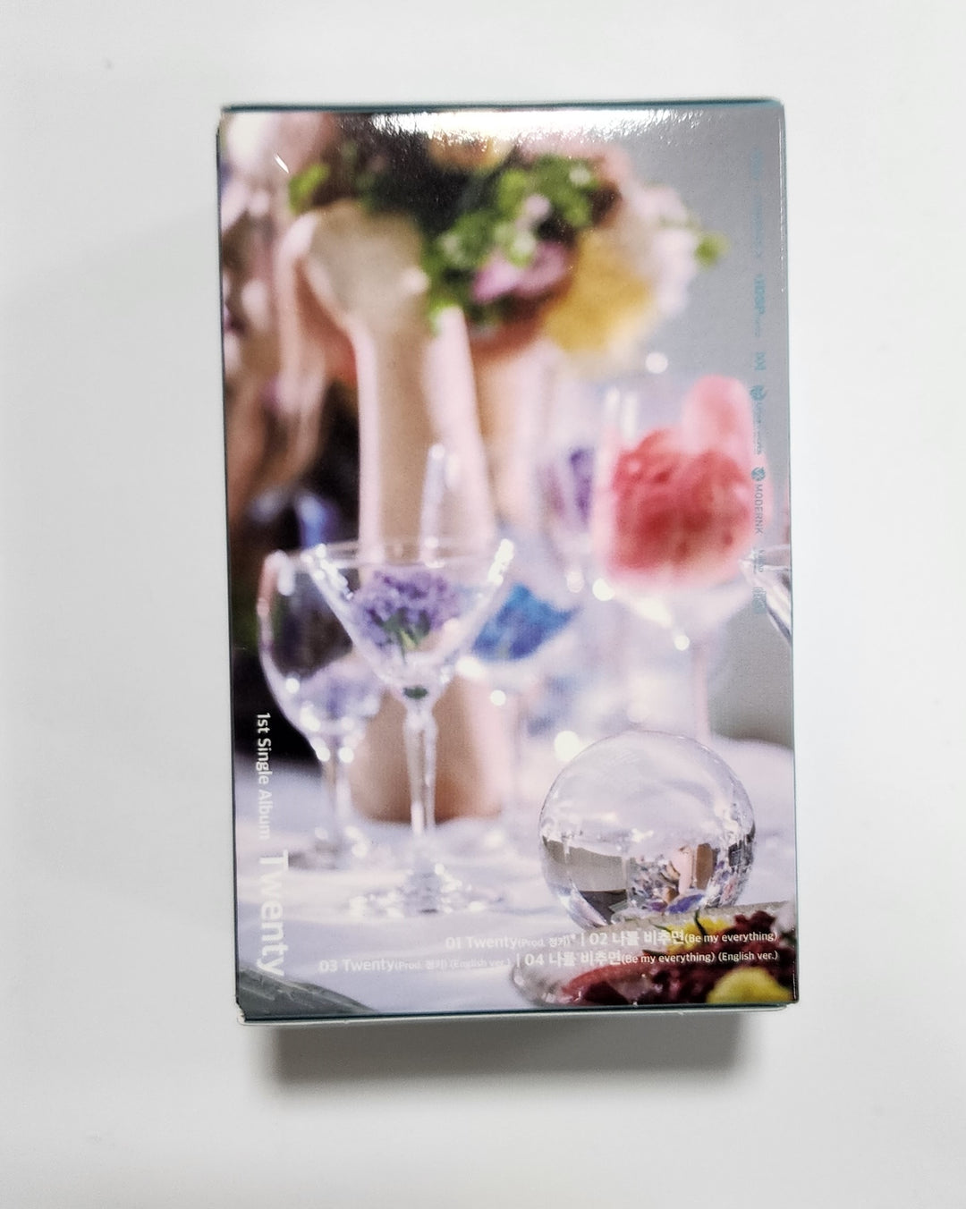 SWAN (Of Purple Kiss) "Twenty" [CASSETTE TAPE] - Hand Autographed(Signed) Album [23.08.25] - HALLYUSUPERSTORE