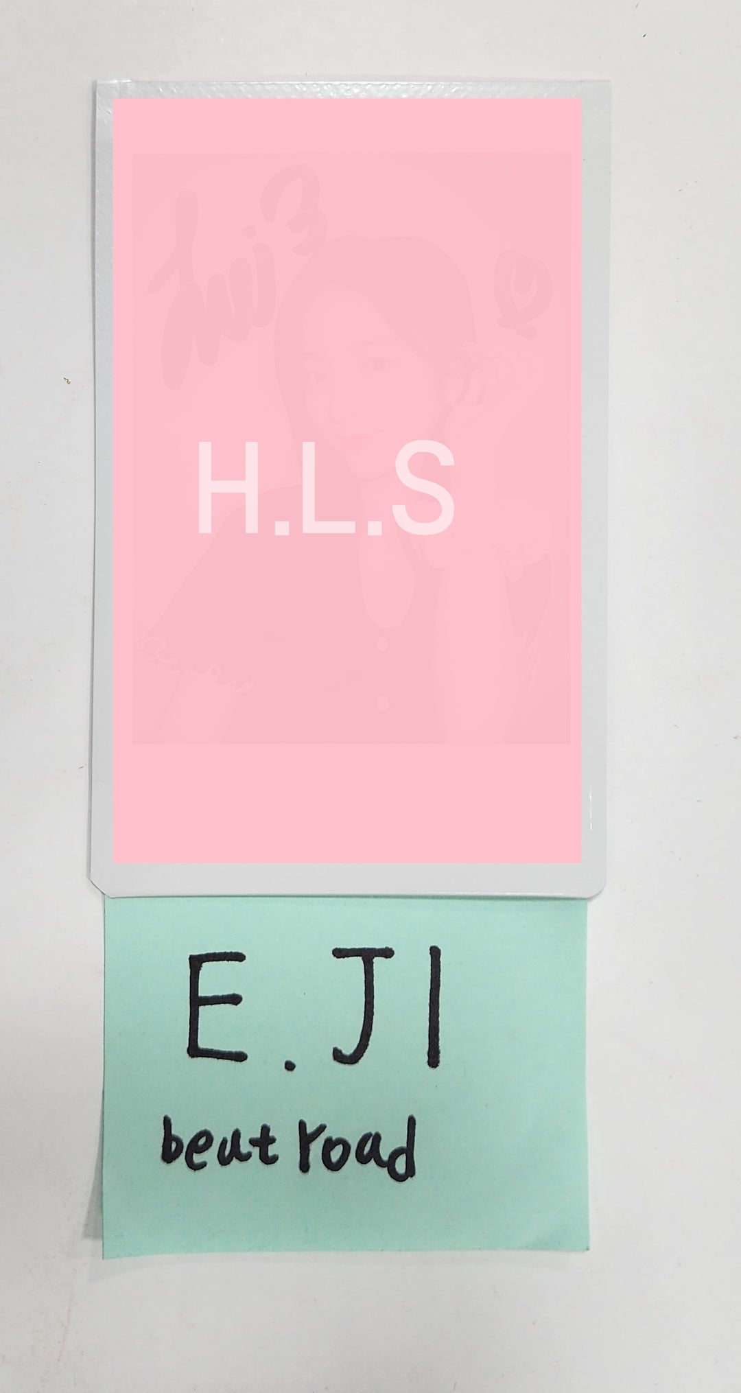 E.JI (Of ICHILLIN) "I'M ON IT!" - Hand Autographed(Signed) Polaroid [23.08.28] - HALLYUSUPERSTORE