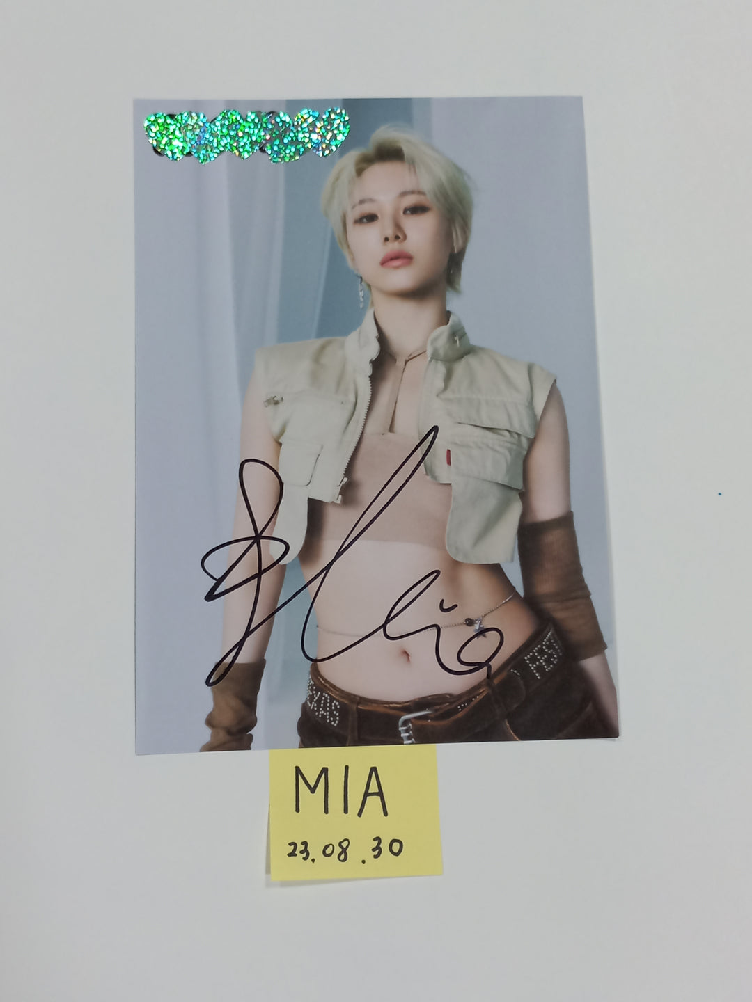 Everglow "ALL MY GIRLS" - A Cut Page From Fansign Event Album [23.08.30] - HALLYUSUPERSTORE
