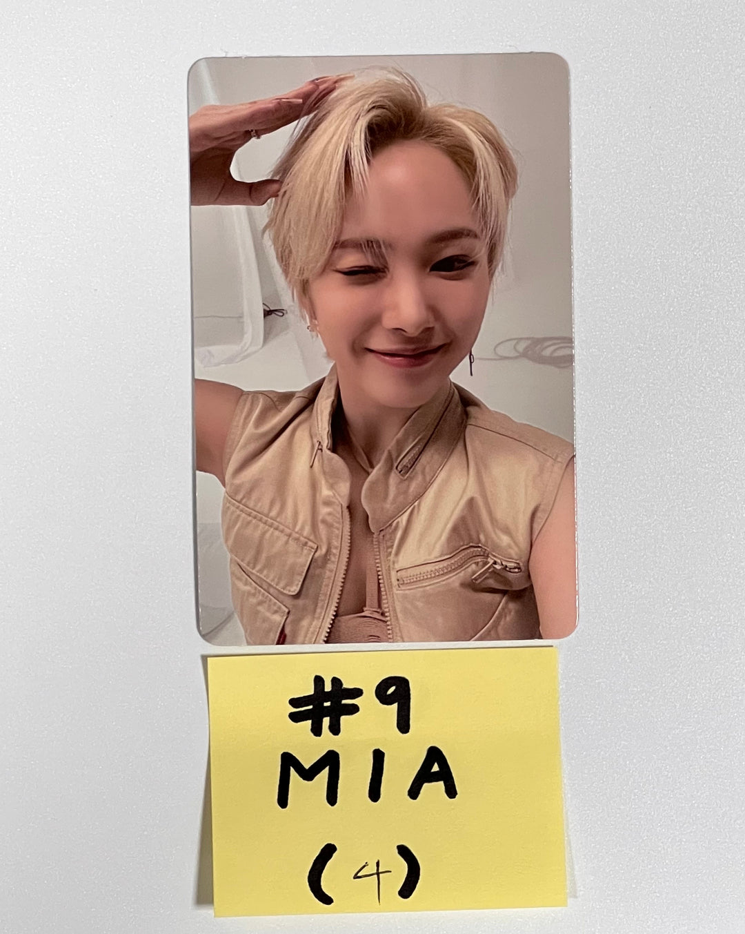 Everglow "ALL MY GIRLS" - Official Photocard [Restocked] [23.08.31] - HALLYUSUPERSTORE