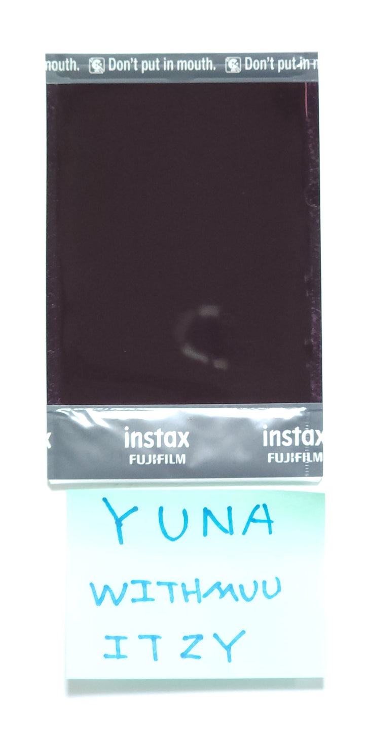 YUNA (Of ITZY) &