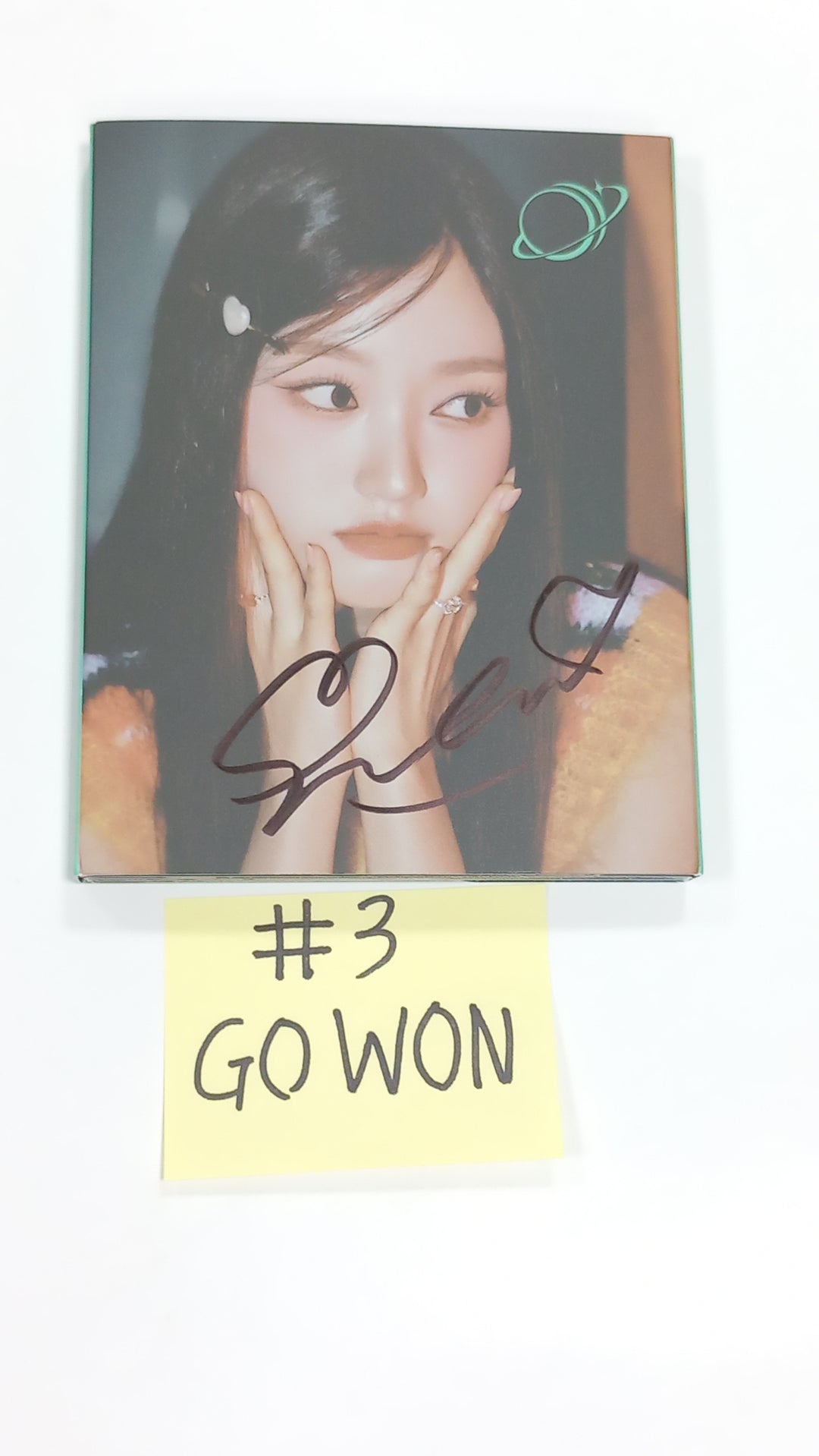 Loossemble "Loossemble" - Hand Autographed(Signed) album [EVER MUSIC ALBUM Ver.] [23.09.19] - HALLYUSUPERSTORE