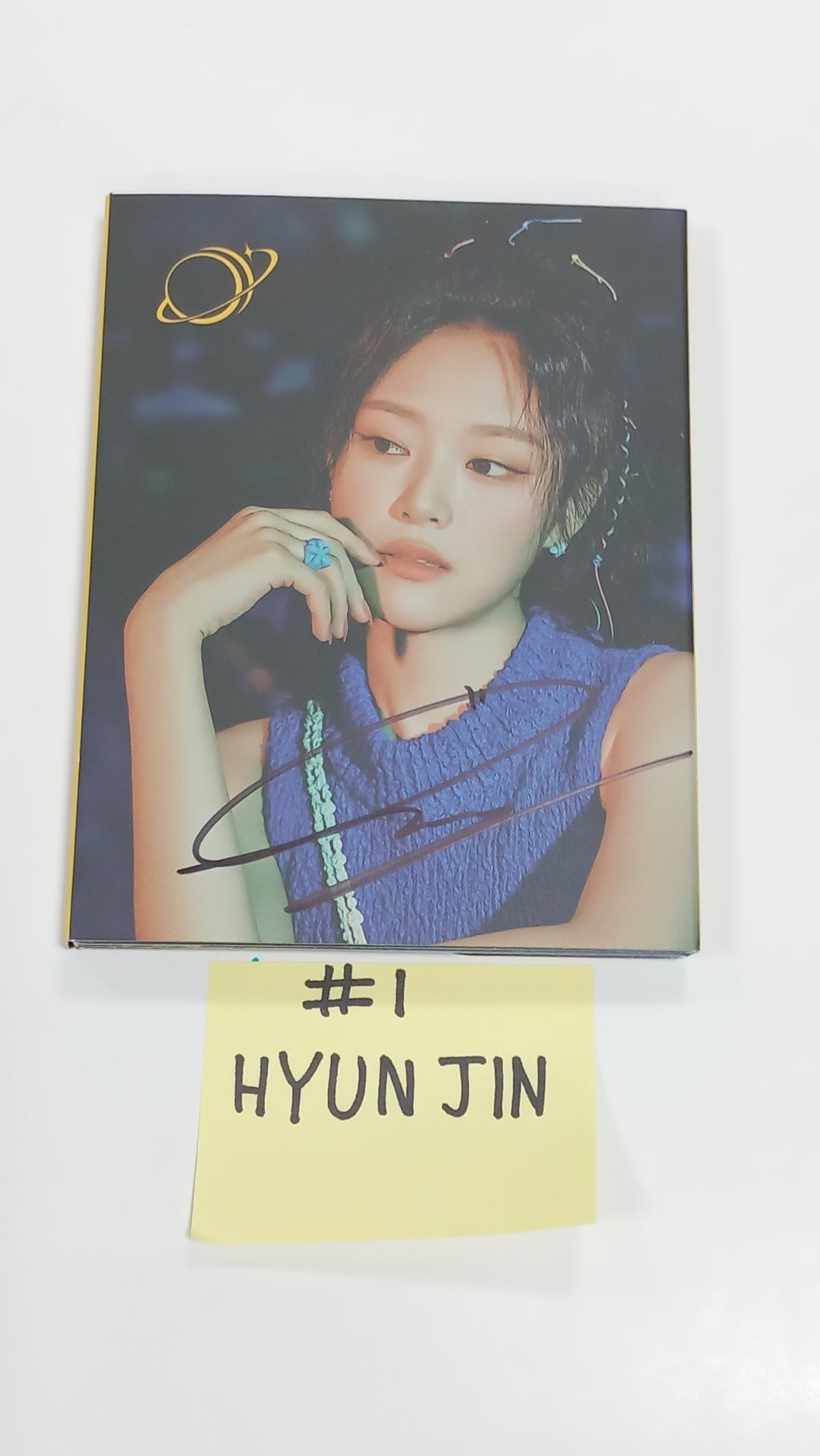 Loossemble "Loossemble" - Hand Autographed(Signed) album [EVER MUSIC ALBUM Ver.] [23.09.19] - HALLYUSUPERSTORE