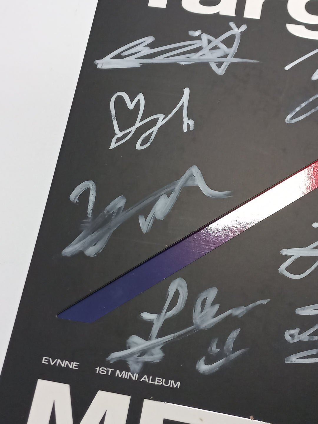 EVNNE "Target: ME" - Hand Autographed(Signed) Promo Album [23.09.22] - HALLYUSUPERSTORE