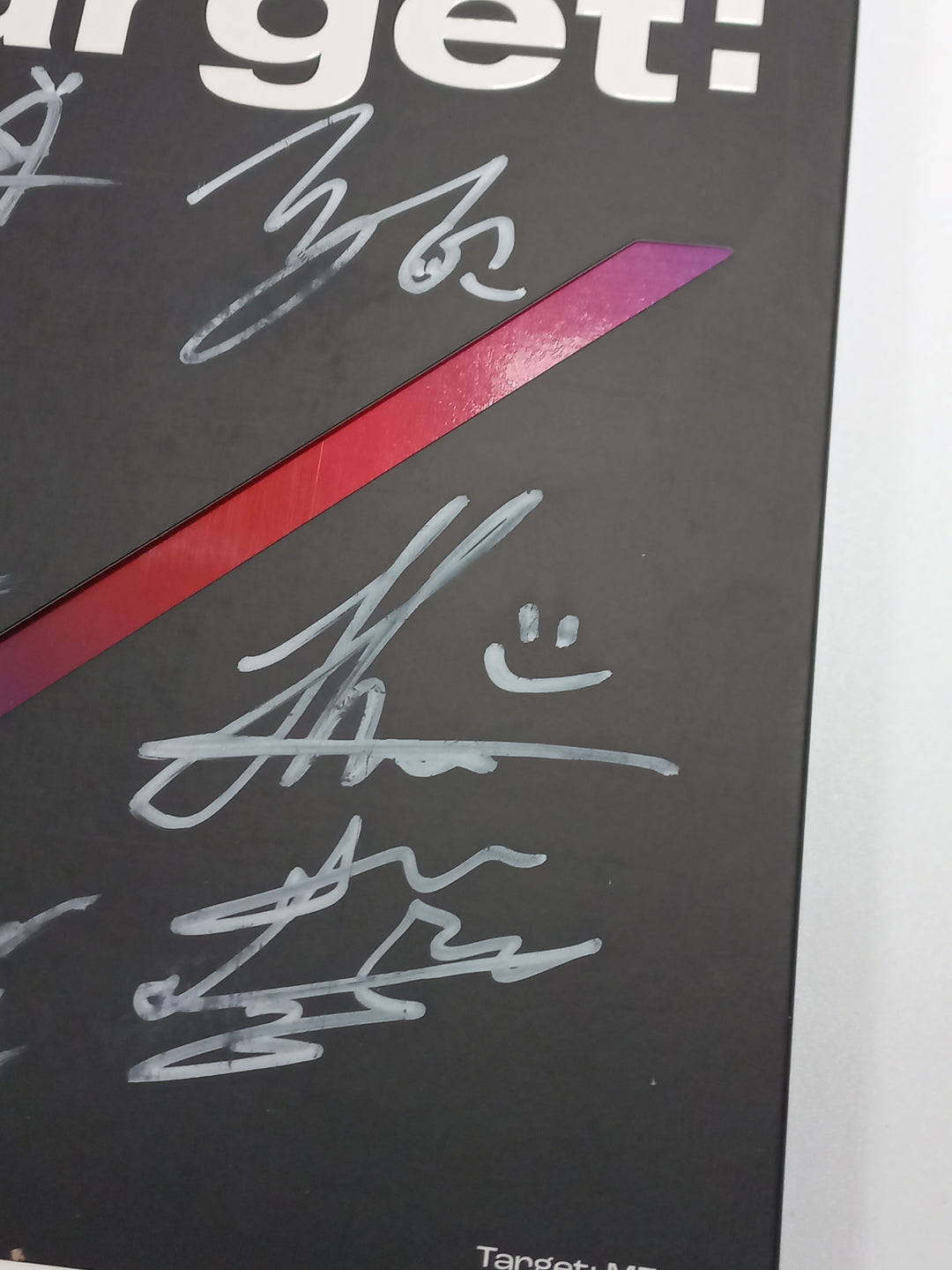 EVNNE "Target: ME" - Hand Autographed(Signed) Promo Album [23.09.22] - HALLYUSUPERSTORE