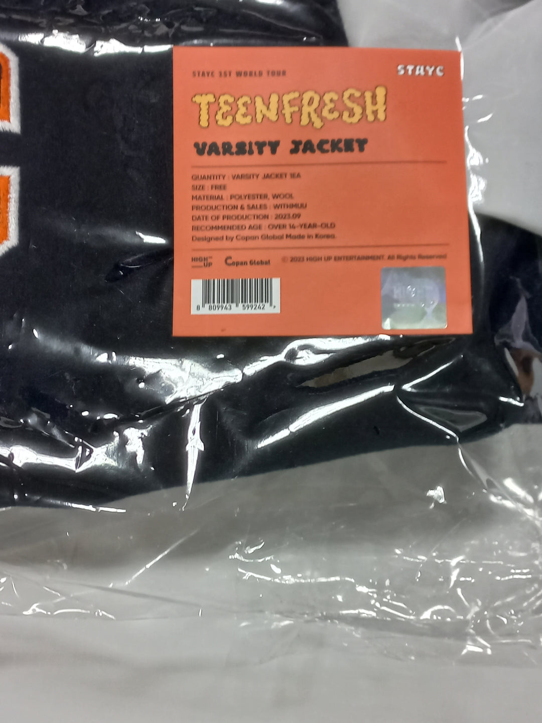 STAYC "TEENFRESH" 1st World Tour - Official MD [Photo Slogan, ID Photo Holder Set, Mini Poster Set, Teenefresh Perfume, Binder Book, T-shirt, Jacket, Pouch,  Keyring] [23.09.23] - HALLYUSUPERSTORE