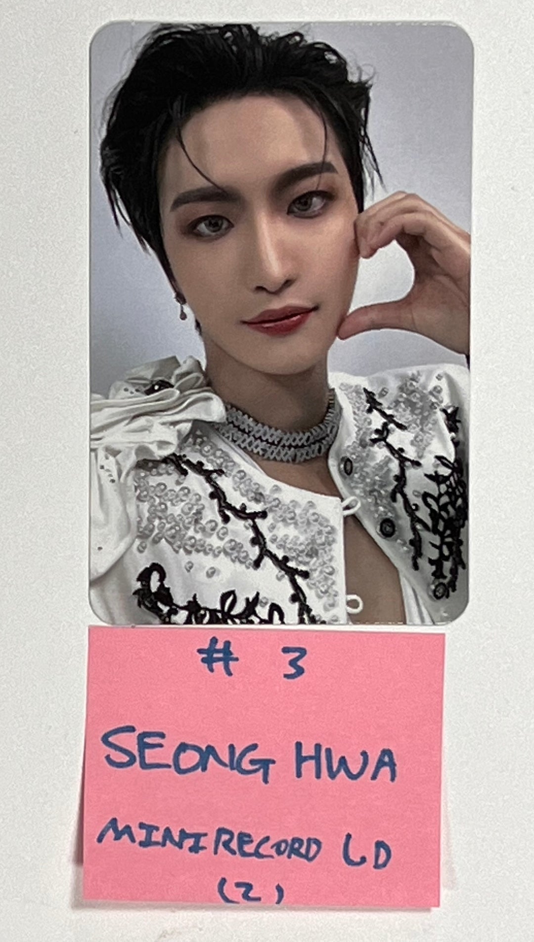 ATEEZ "THE WORLD EP.2 " -Mini Record Lucky Draw Event Photocard Round 2 [Platfrom Ver.] [23.09.25] - HALLYUSUPERSTORE