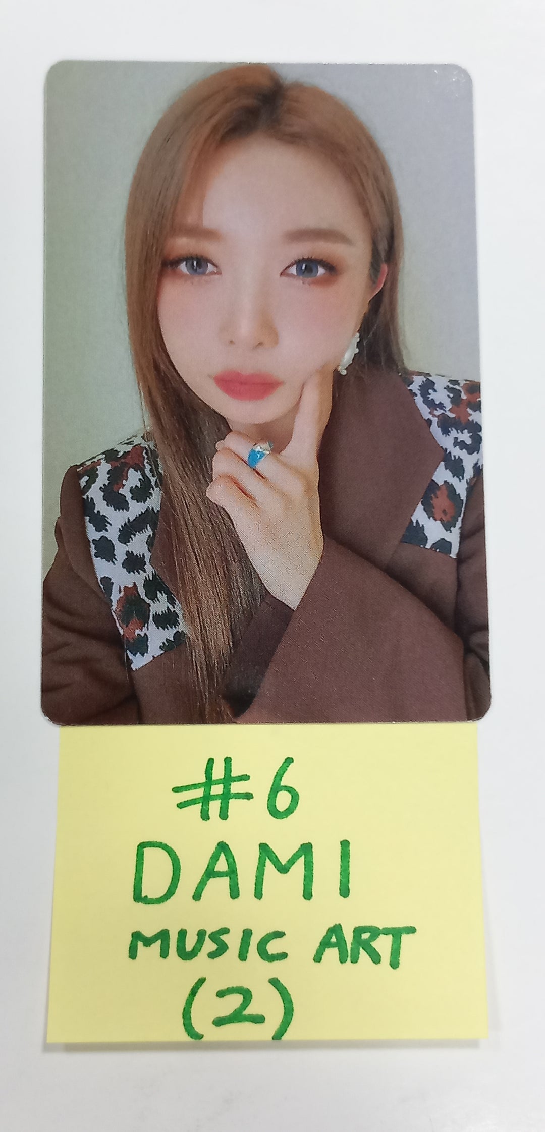 Dreamcatcher "DREAMQUEST" Photobook - Music Art Pre-Order Benefit Photocard [23.09.26] - HALLYUSUPERSTORE
