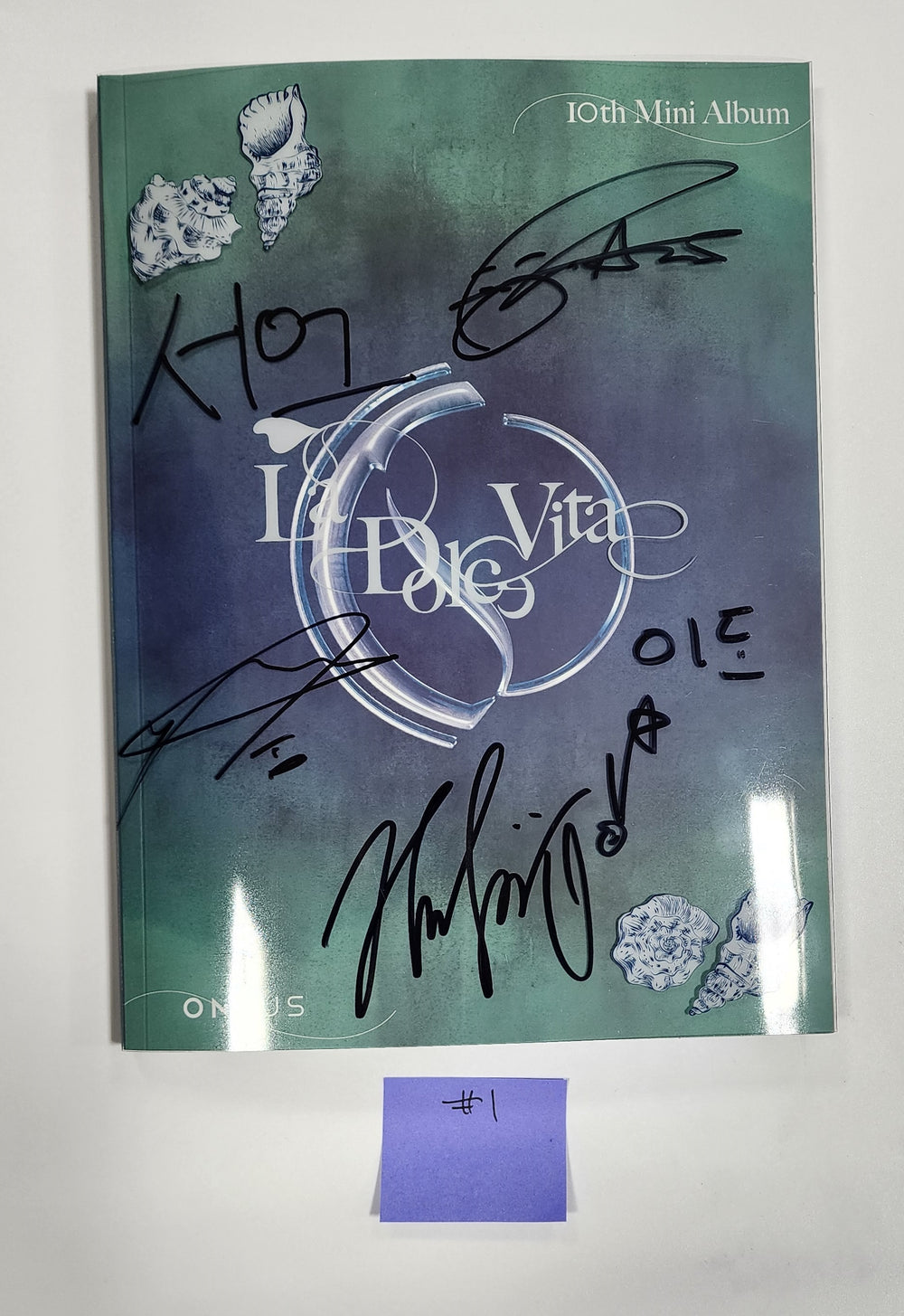 ONEUS "La Dolce Vita" - Hand Autographed(Signed) Promo Album [23.09.27] - HALLYUSUPERSTORE