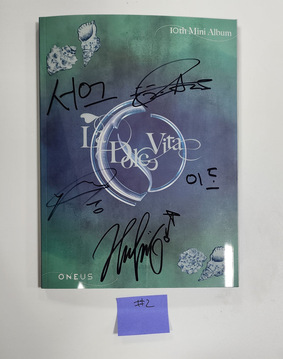 ONEUS "La Dolce Vita" - Hand Autographed(Signed) Promo Album [23.09.27] - HALLYUSUPERSTORE