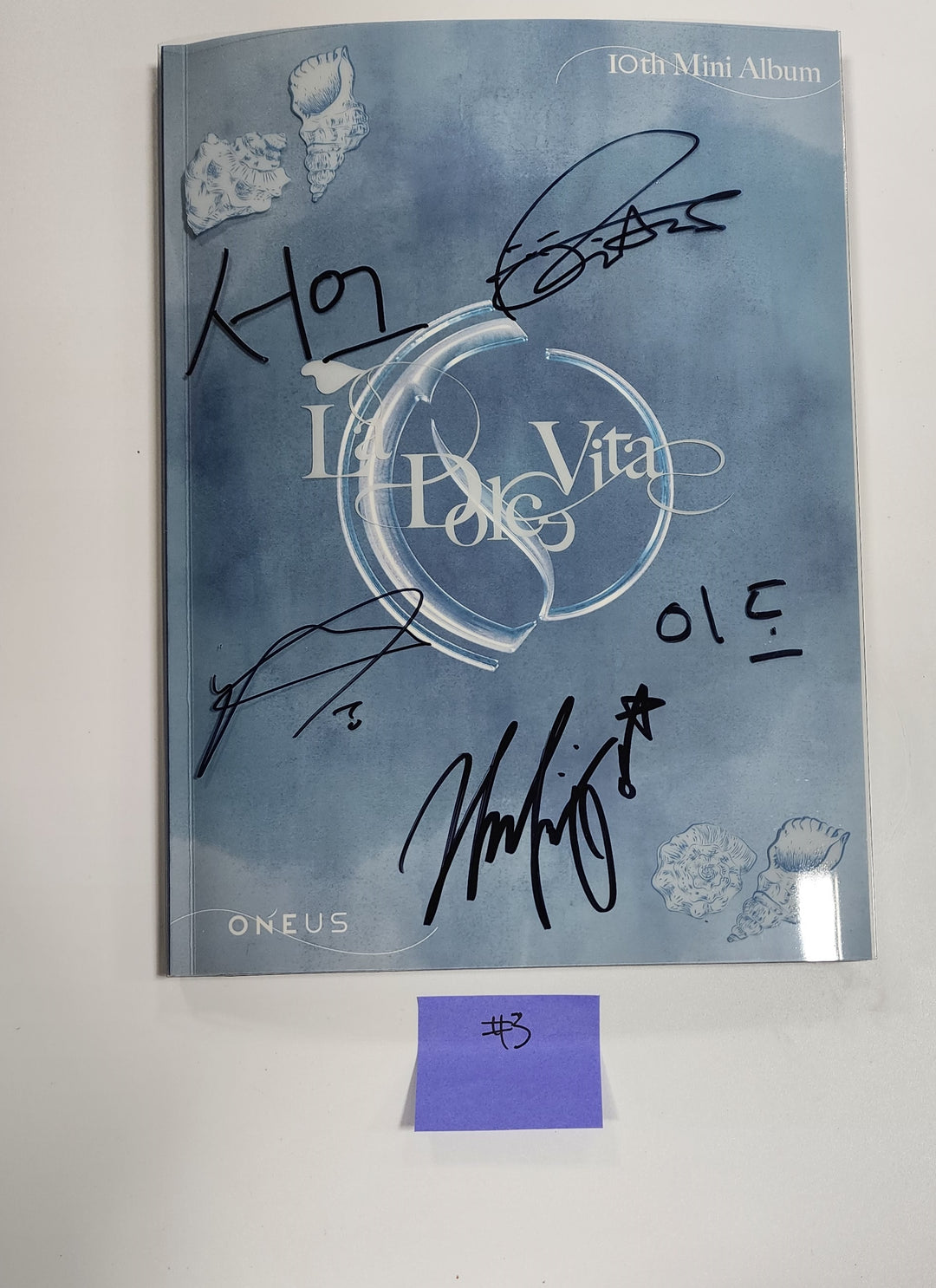 ONEUS "La Dolce Vita" - Hand Autographed(Signed) Promo Album [23.09.27] - HALLYUSUPERSTORE