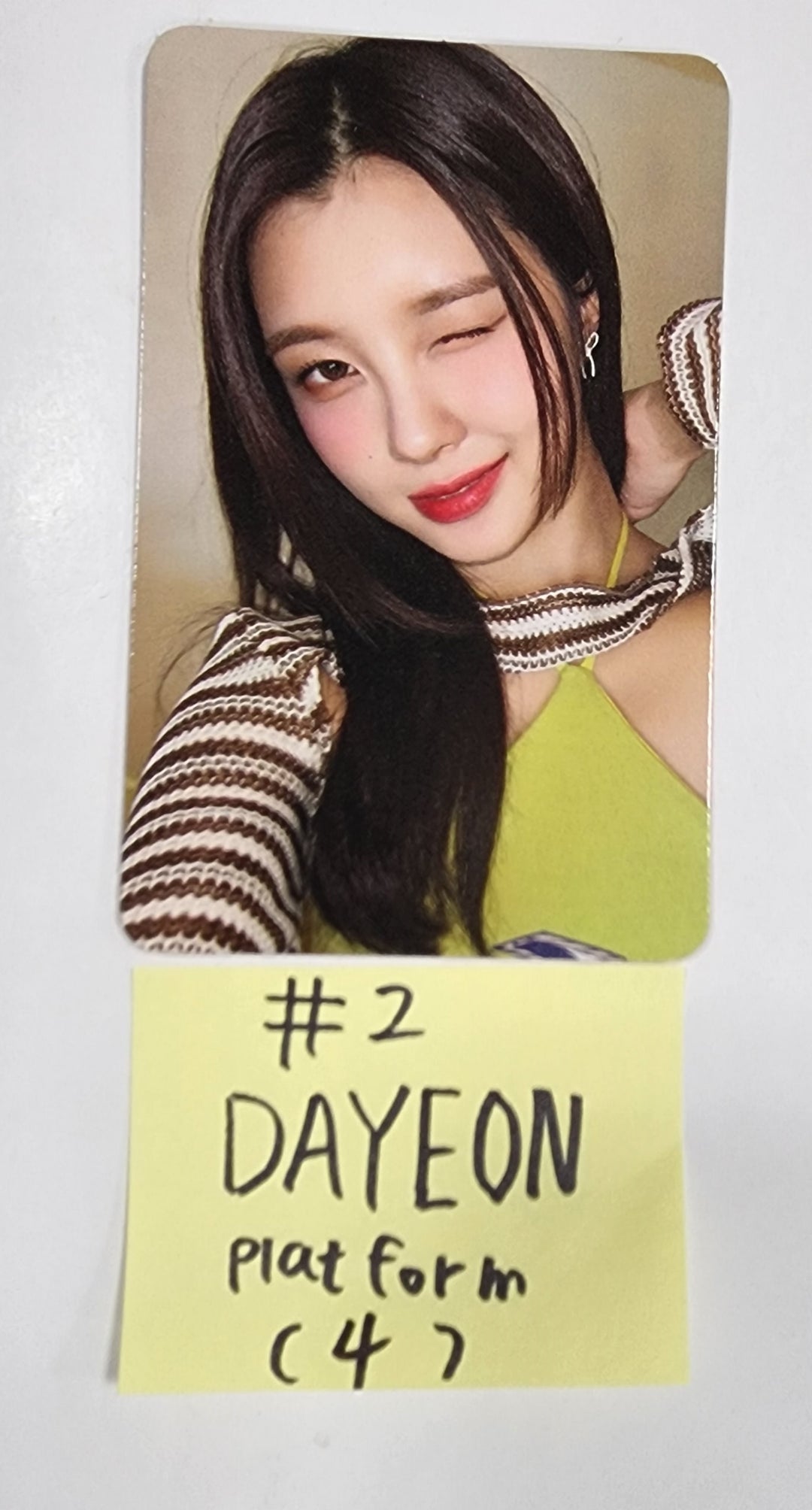 Kep1er "Magic Hour" - Official Photocard [Platform Ver.] (2) [23.10.06] - HALLYUSUPERSTORE