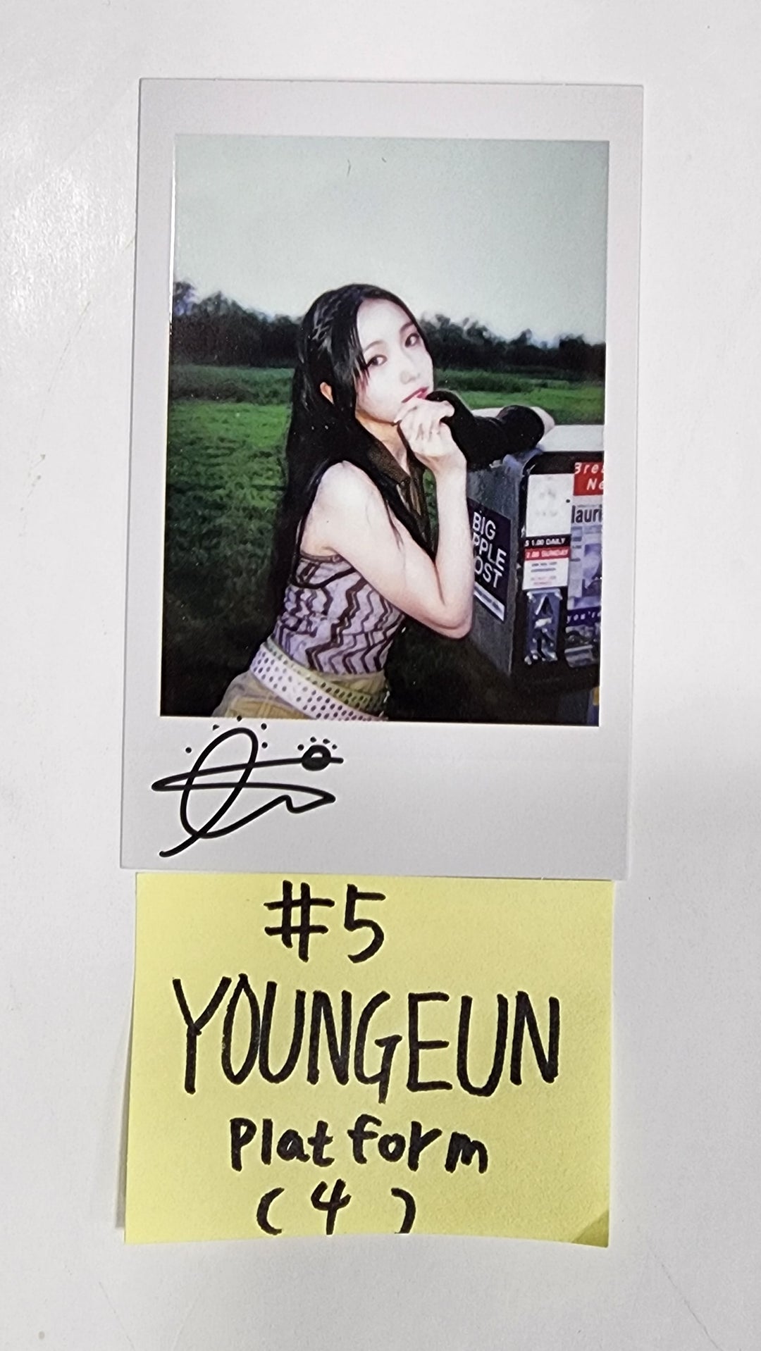 Kep1er "Magic Hour" - Official Photocard [Platform Ver.] (2) [23.10.06] - HALLYUSUPERSTORE