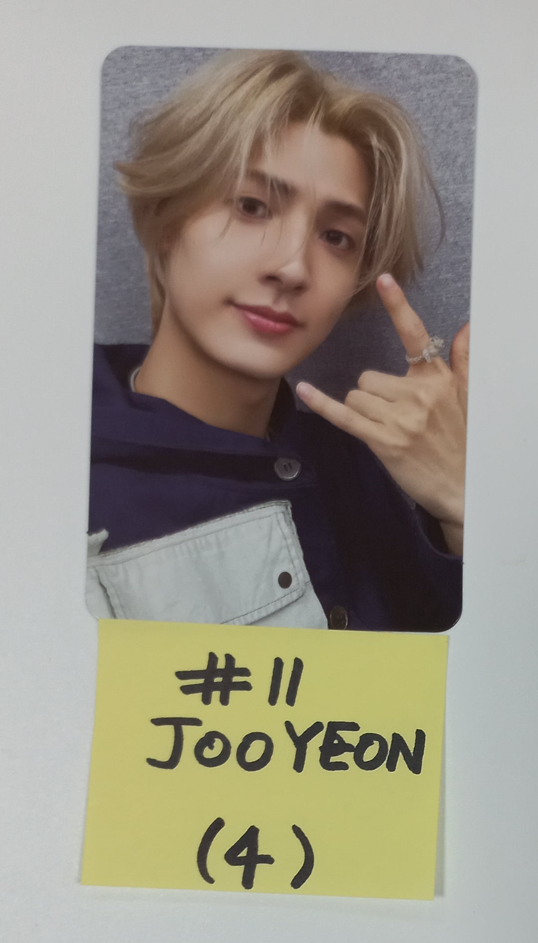 Xdinary Heroes "Livelock" - Official Photocard [23.10.12] - HALLYUSUPERSTORE