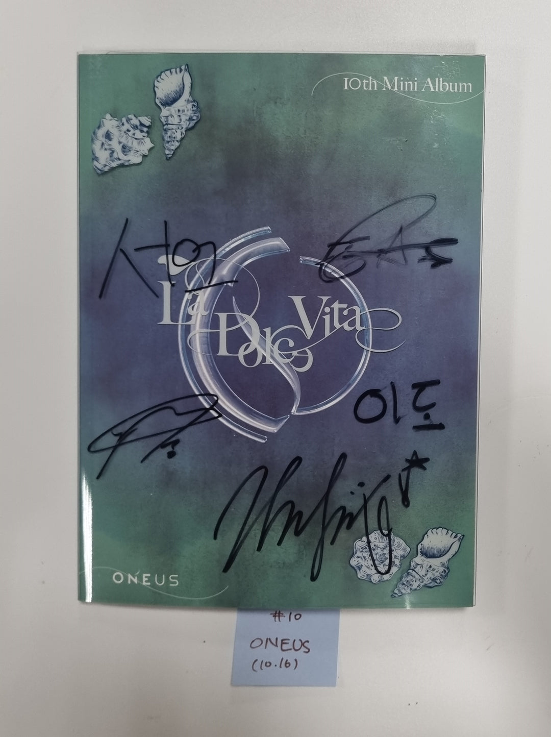 ZEROBASEONE "ZEROBASEONE", TXT "FREEFALL", NCT 127 "Fact Check", ONEUS "La Dolce Vita" - Hand Autographed(Signed) Promo Album [23.10.16] (Restocked 10/17) - HALLYUSUPERSTORE