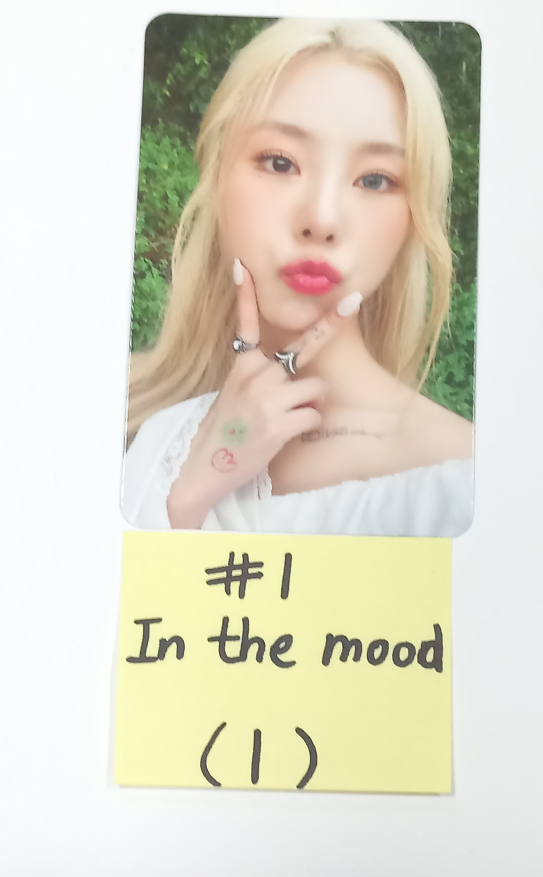 Whee In (Of Mamamoo) "IN the mood" - Official Photocard, Mini Poster [23.10.18] - HALLYUSUPERSTORE