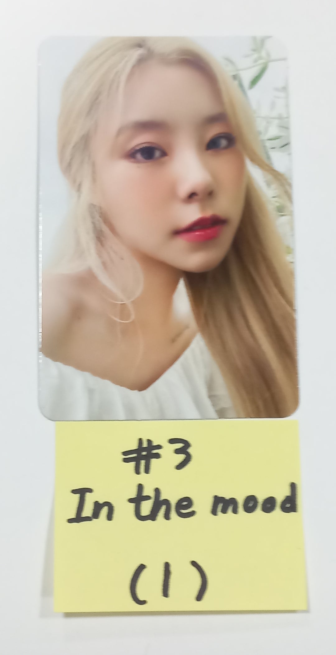 Whee In (Of Mamamoo) "IN the mood" - Official Photocard, Mini Poster [23.10.18] - HALLYUSUPERSTORE