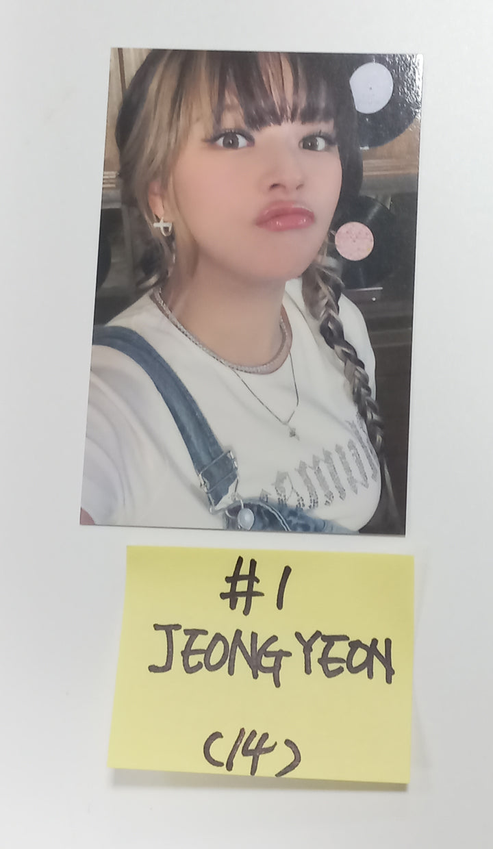 TWICE "Twice Records" 8th Anniversary - Pop-Up Store  Official Trading Photocard (1) [23.10.18] - HALLYUSUPERSTORE