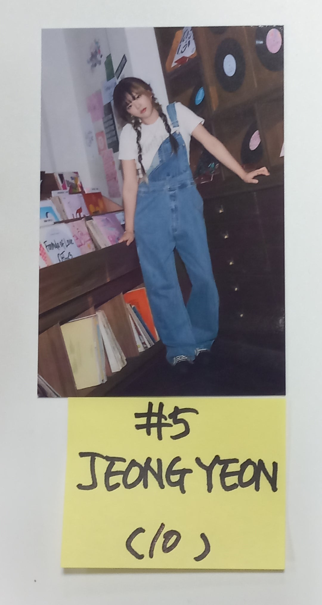 TWICE "Twice Records" 8th Anniversary - Pop-Up Store  Official Trading Photocard (1) [23.10.18] - HALLYUSUPERSTORE