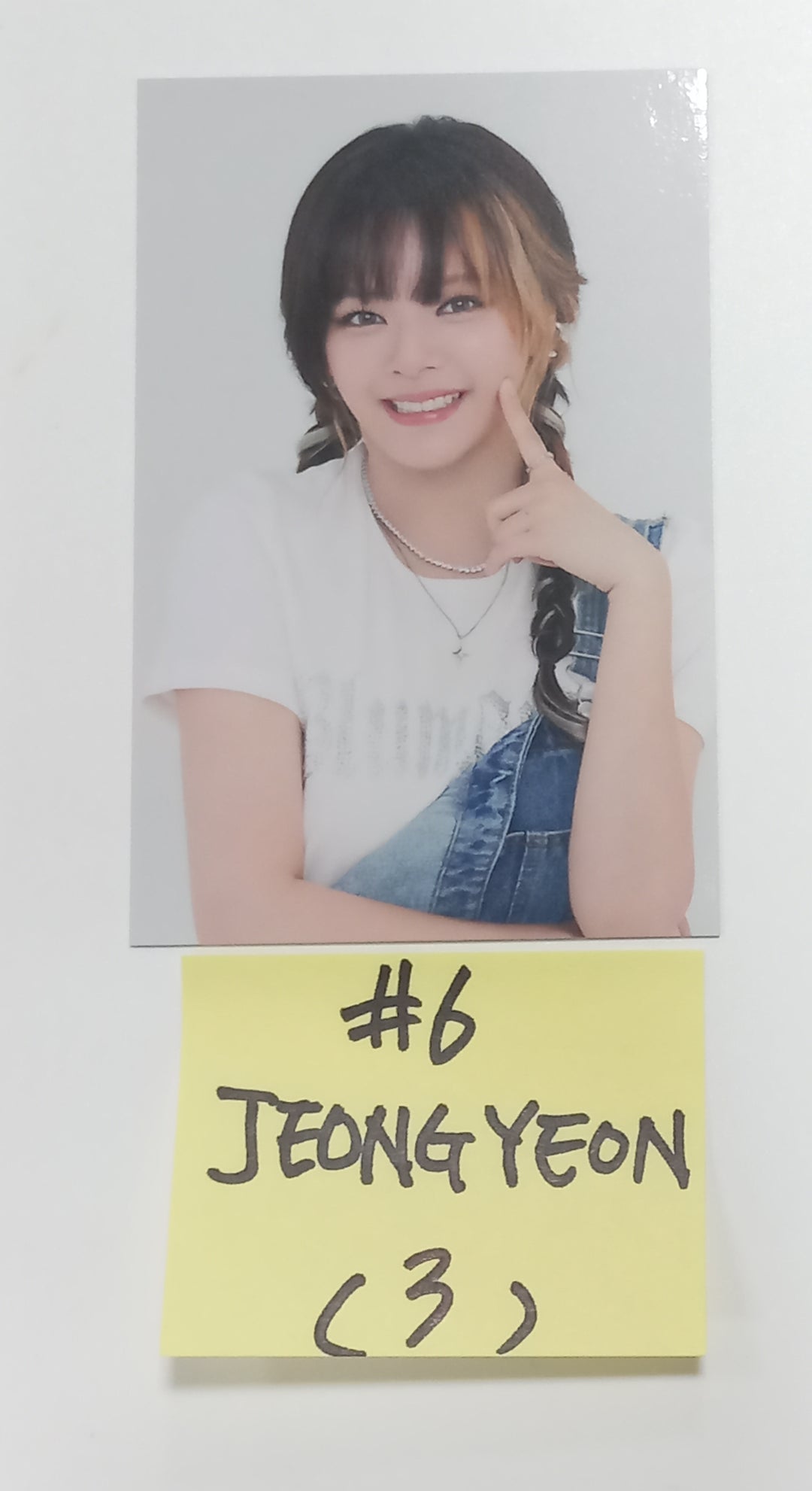 TWICE "Twice Records" 8th Anniversary - Pop-Up Store  Official Trading Photocard (1) [23.10.18] - HALLYUSUPERSTORE