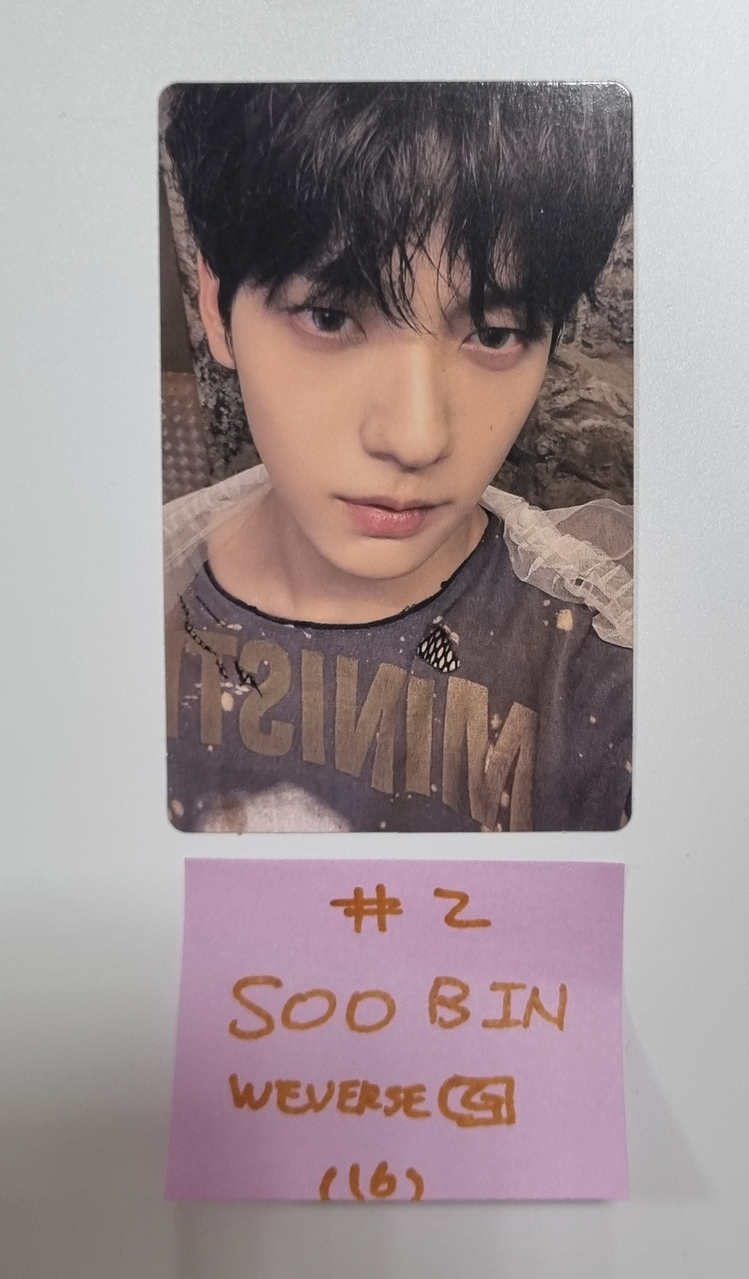TXT "FREEFALL" - Weverse Shop Pre-Order Benefit Photocard [Gravity Ver.] [23.10.19] - HALLYUSUPERSTORE