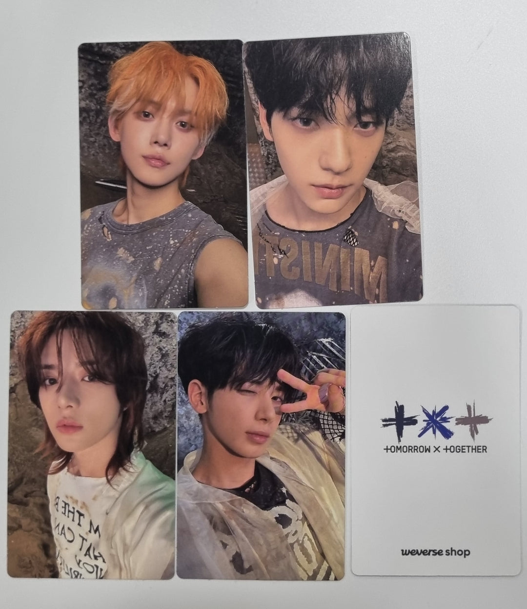 TXT "FREEFALL" - Weverse Shop Pre-Order Benefit Photocard [Gravity Ver.] [23.10.19] - HALLYUSUPERSTORE