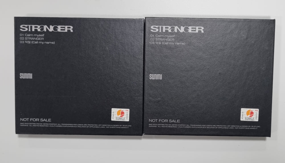SUNMI "STRANGER" - Hand Autographed(Signed) Promo Album [23.10.19] - HALLYUSUPERSTORE