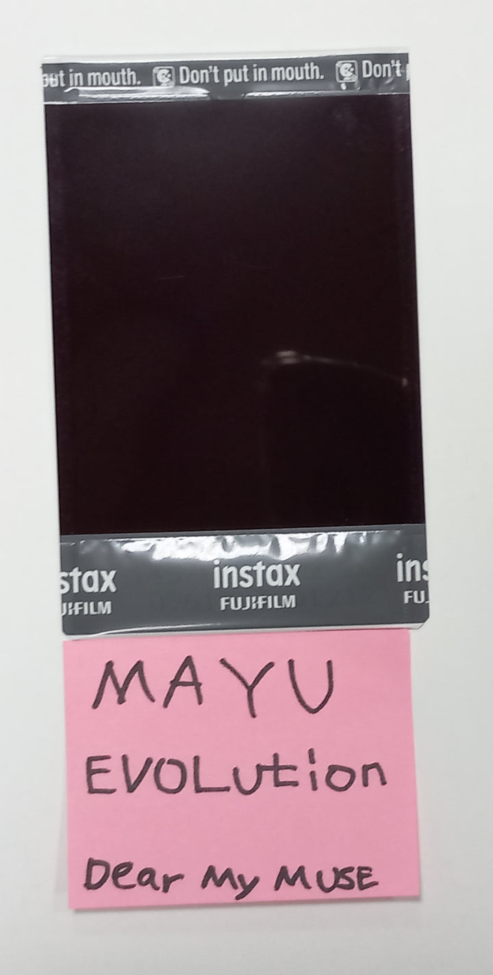 MAYU (Of TripleS) "EVOLution : Mujuk" - Hand Autographed(Signed) Polaroid [23.10.25] - HALLYUSUPERSTORE