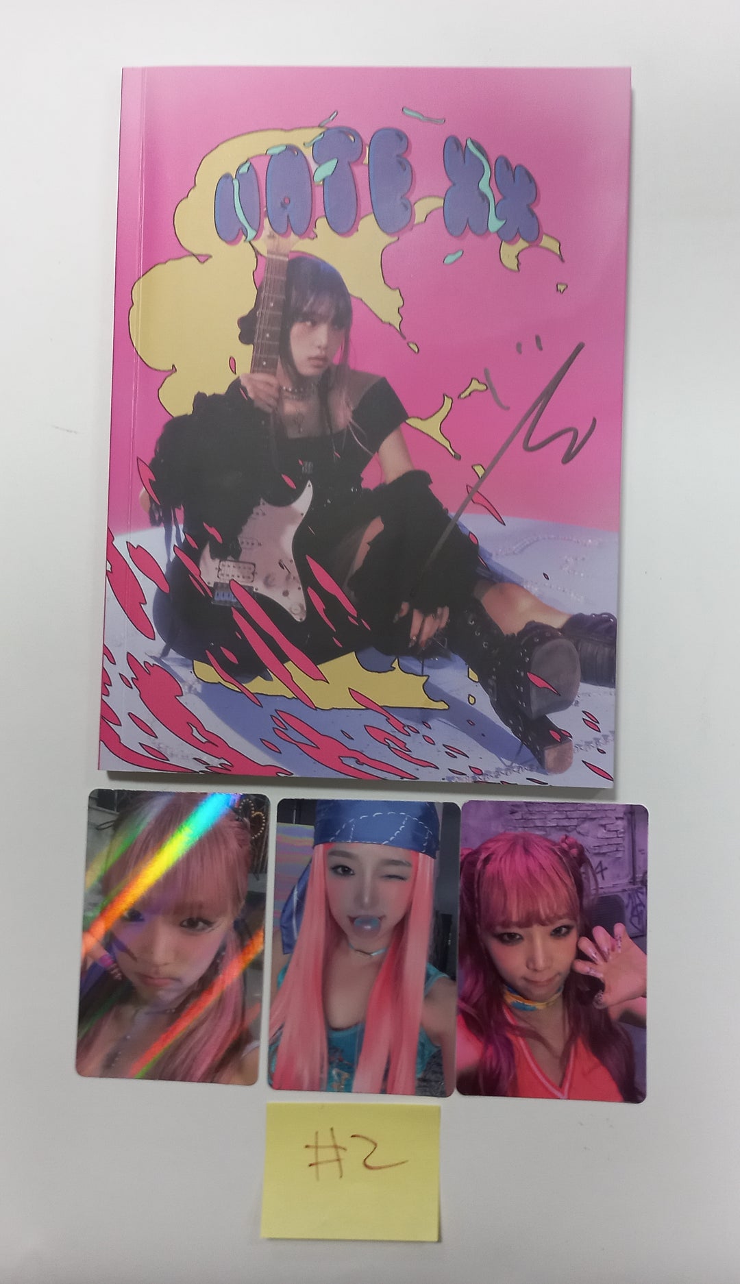 Yena "HATE XX" - Hand Autographed(Signed) Album [23.10.31] - HALLYUSUPERSTORE