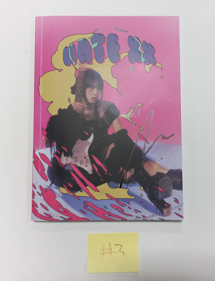 Yena "HATE XX" - Hand Autographed(Signed) Album [23.10.31] - HALLYUSUPERSTORE