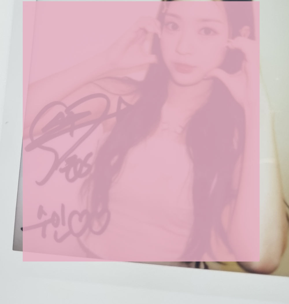 Soomin (Of TripleS) "EVOLution : Mujuk" - Hand Autographed(Signed) Polaroid [23.11.03] - HALLYUSUPERSTORE