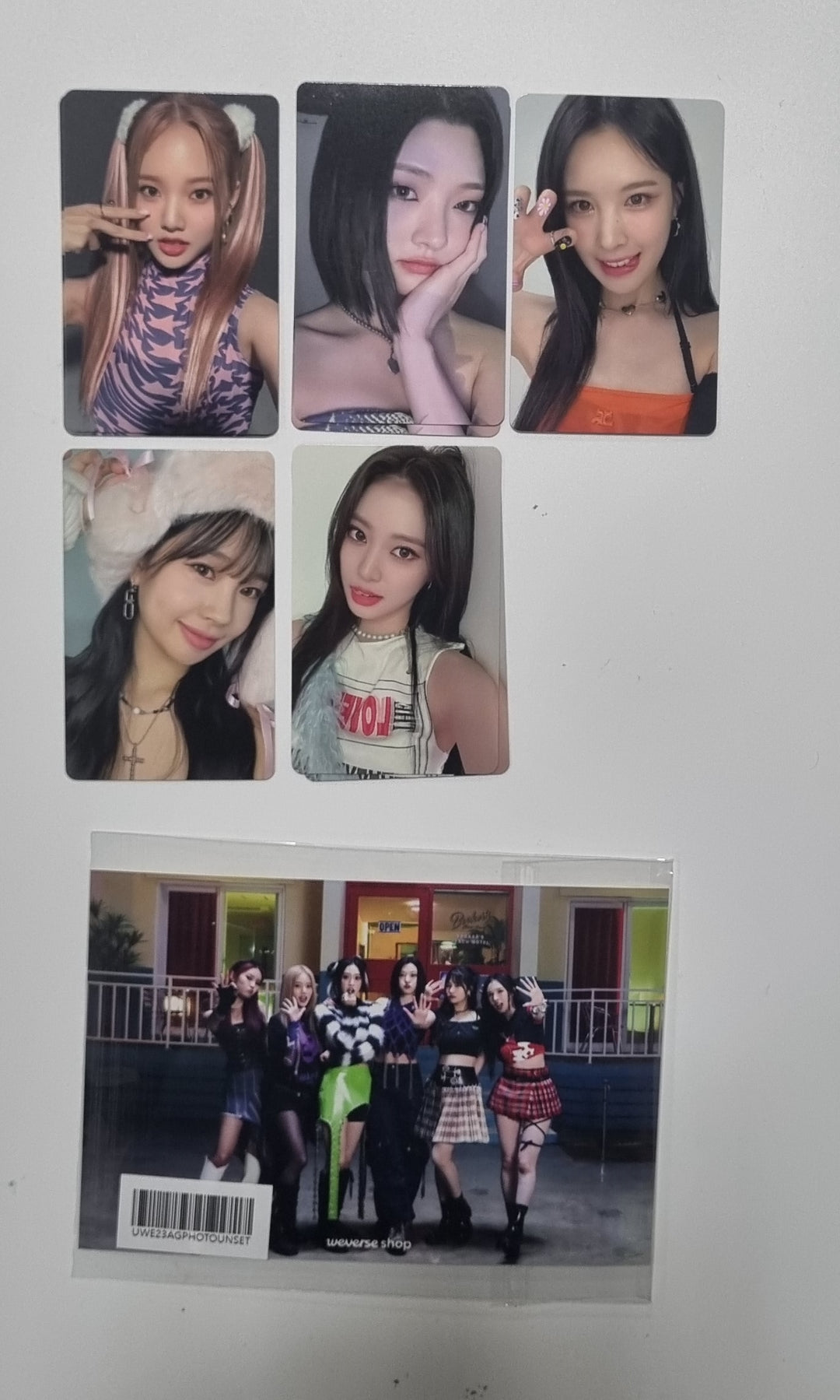Weeekly "ColoRise" 5th Mini - Weverse Shop Pre-Order Benefit Photocard, 4 x 6 Photo [23.11.03] - HALLYUSUPERSTORE