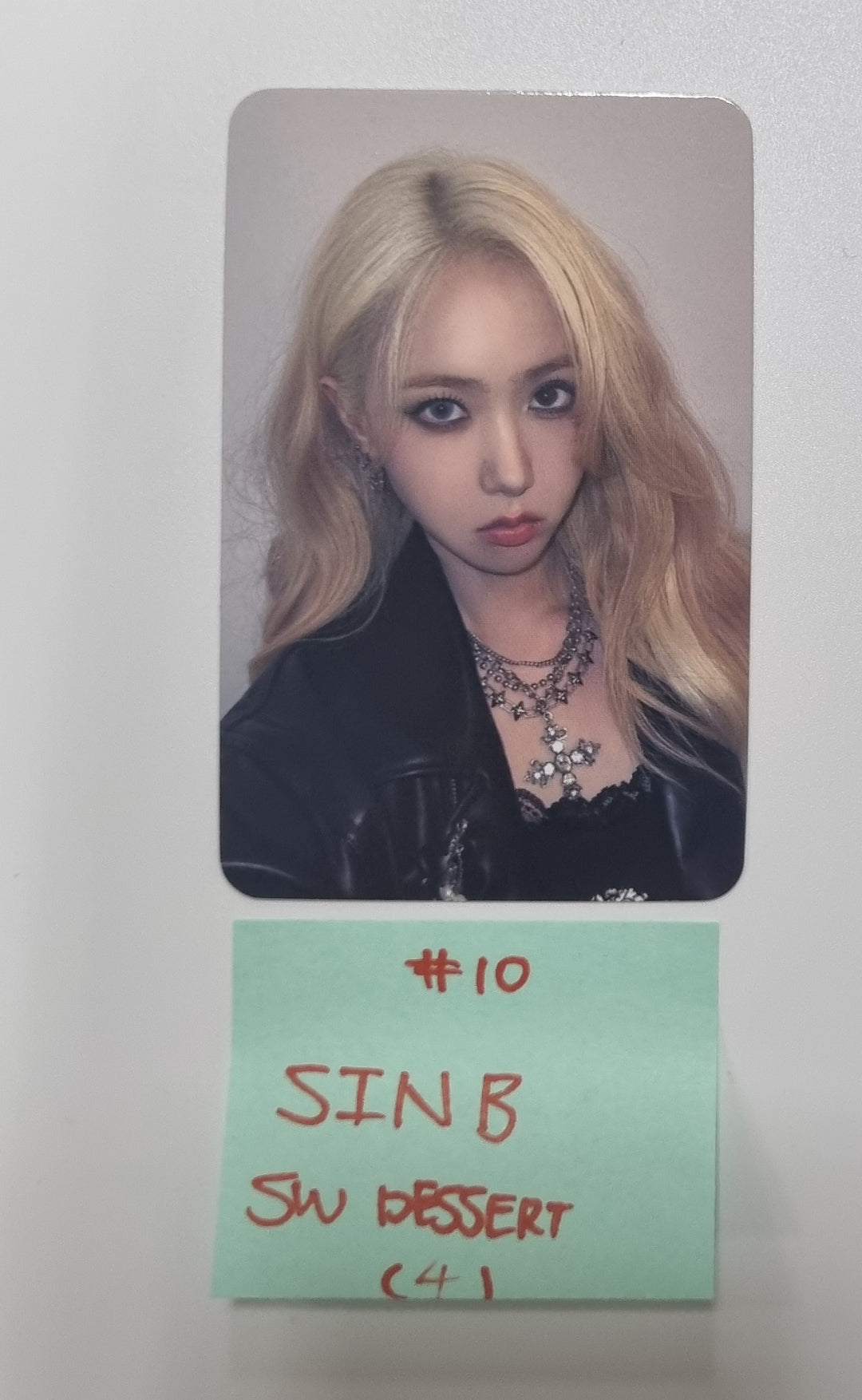 VIVIZ "VERSUS" - Soundwave Lucky Draw Event Photocard &amp; Dessert (Photocard, Postcard) [23.11.03] - HALLYUSUPERSTORE
