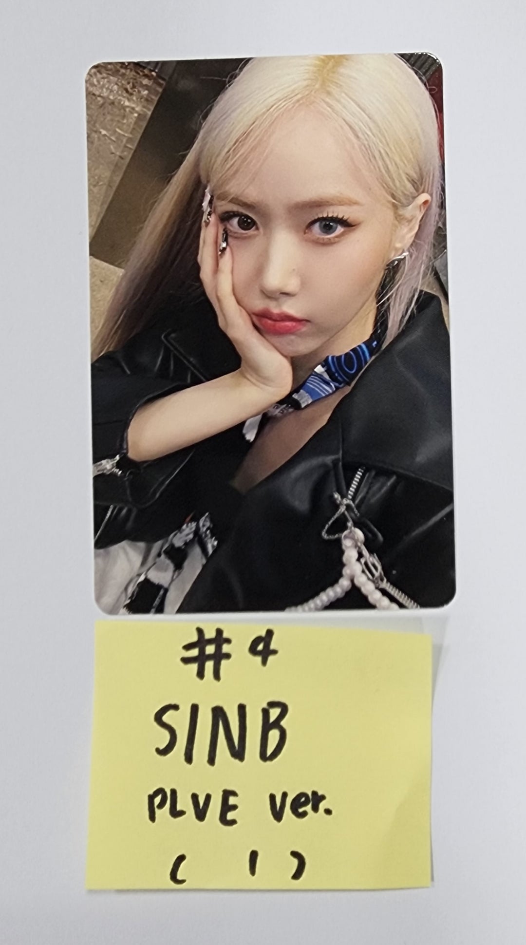 VIVIZ "VERSUS" - Official Photocard [PLVE Ver.] [23.11.03] - HALLYUSUPERSTORE