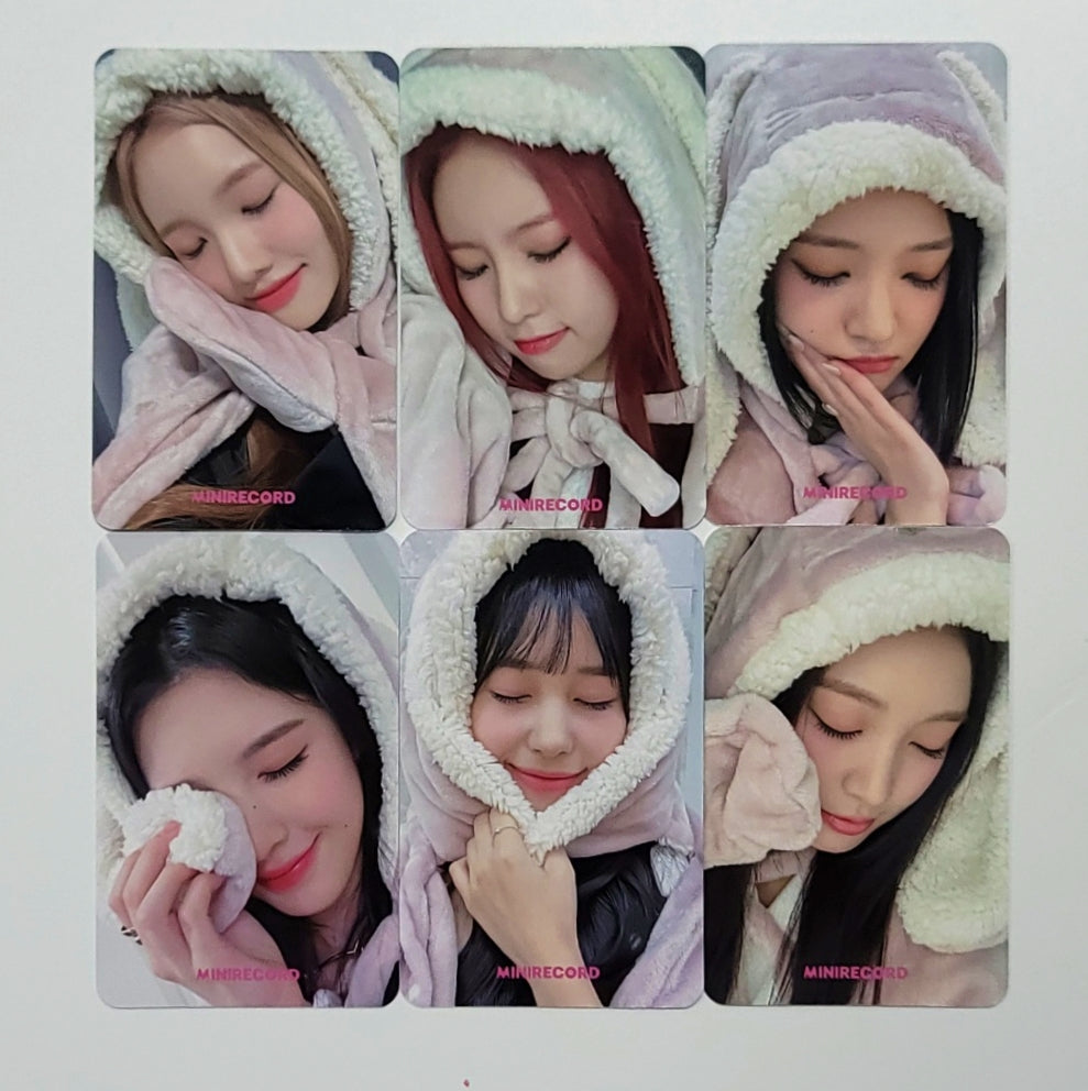 Weeekly 5th Mini "ColoRise" - Mini Record Pre-Order Benefit Photocard [23.11.06] - HALLYUSUPERSTORE