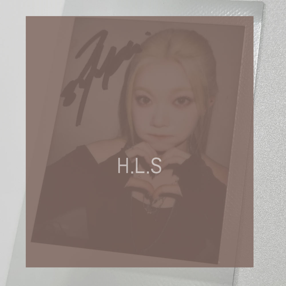 TSUKI (Of Billlie) "side-B : memoirs of echo unseen" - Hand Autographed(Signed) Polaroid [23.11.08] - HALLYUSUPERSTORE
