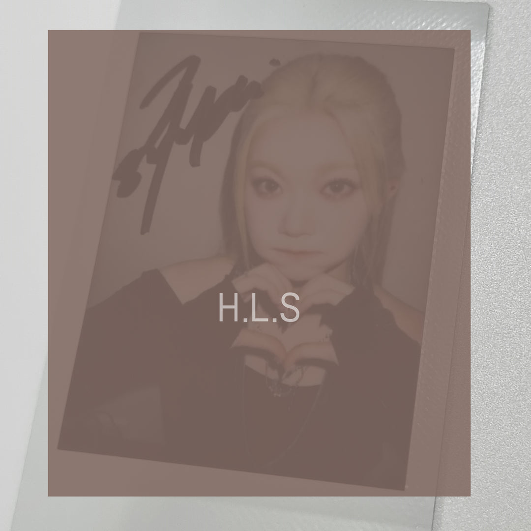 TSUKI (Of Billlie) "side-B : memoirs of echo unseen" - Hand Autographed(Signed) Polaroid [23.11.08] - HALLYUSUPERSTORE