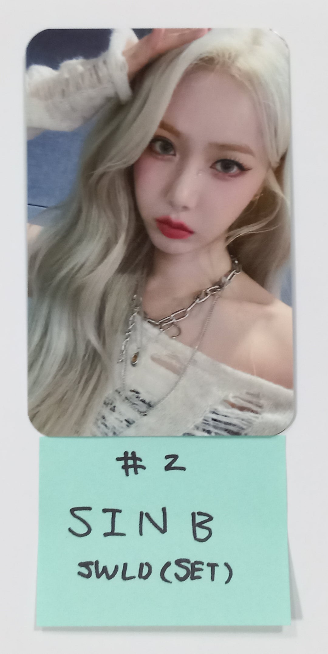 VIVIZ "VERSUS" - Soundwave Lucky Draw Event Photocard [23.11.09] - HALLYUSUPERSTORE