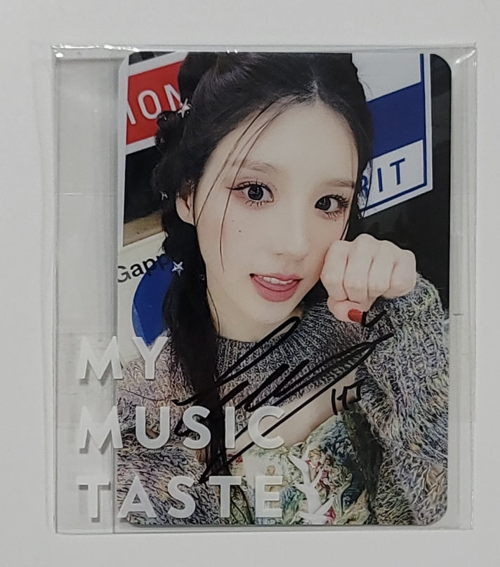 HeeJin 1st Mini "K" - Hand Autographed(Signed) Mini Postcard [23.11.10] - HALLYUSUPERSTORE