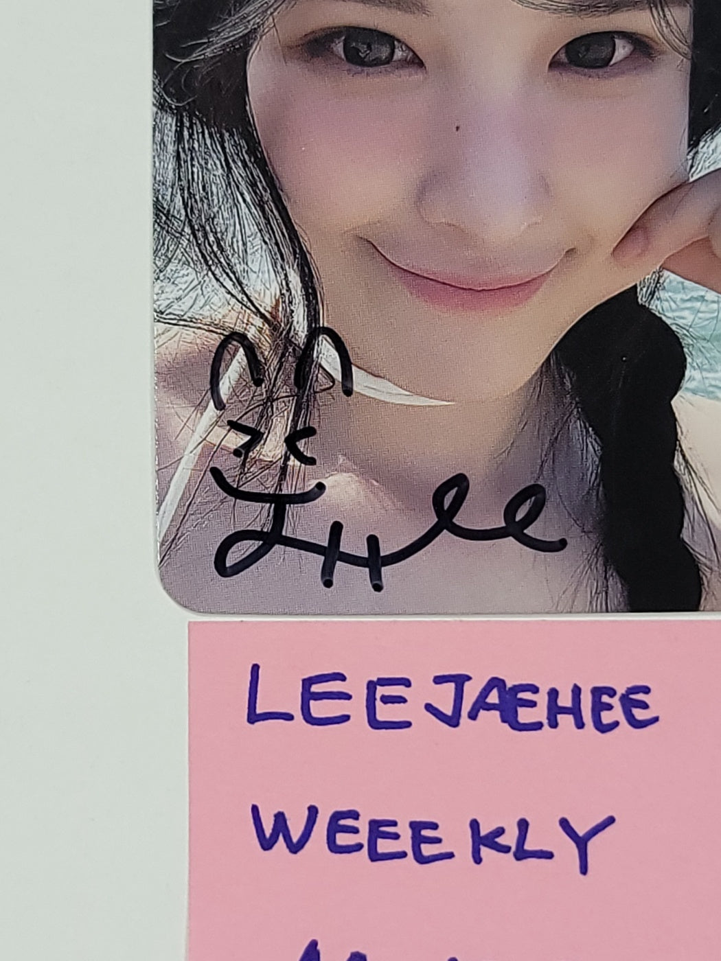 Lee Jae Hee (Of Weeekly) "ColoRise" 5th mini - Hand Autographed(Signed) Photocard [23.11.15] - HALLYUSUPERSTORE