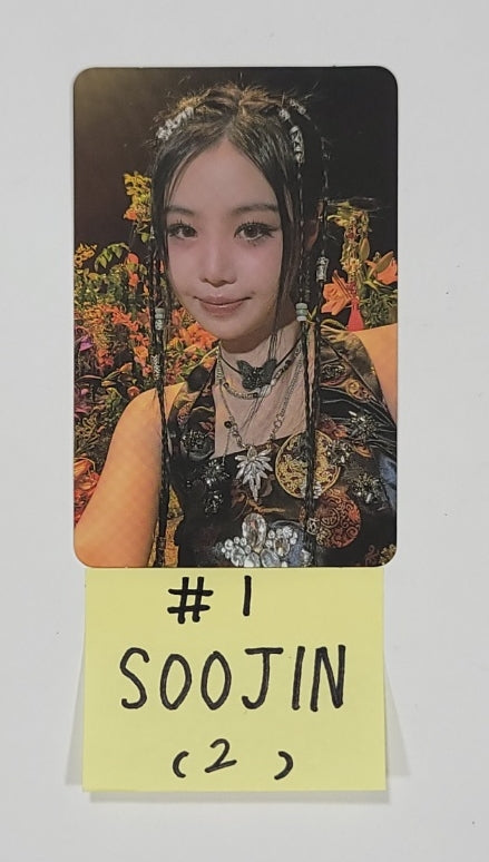Soojin "아가씨" 1st EP - Official Photocard [23.11.15] - HALLYUSUPERSTORE