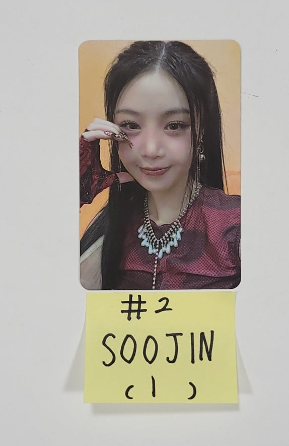 Soojin "아가씨" 1st EP - Official Photocard [23.11.15] - HALLYUSUPERSTORE