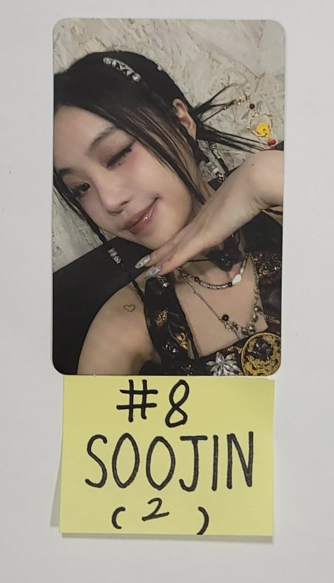 Soojin "아가씨" 1st EP - Official Photocard [23.11.15] - HALLYUSUPERSTORE
