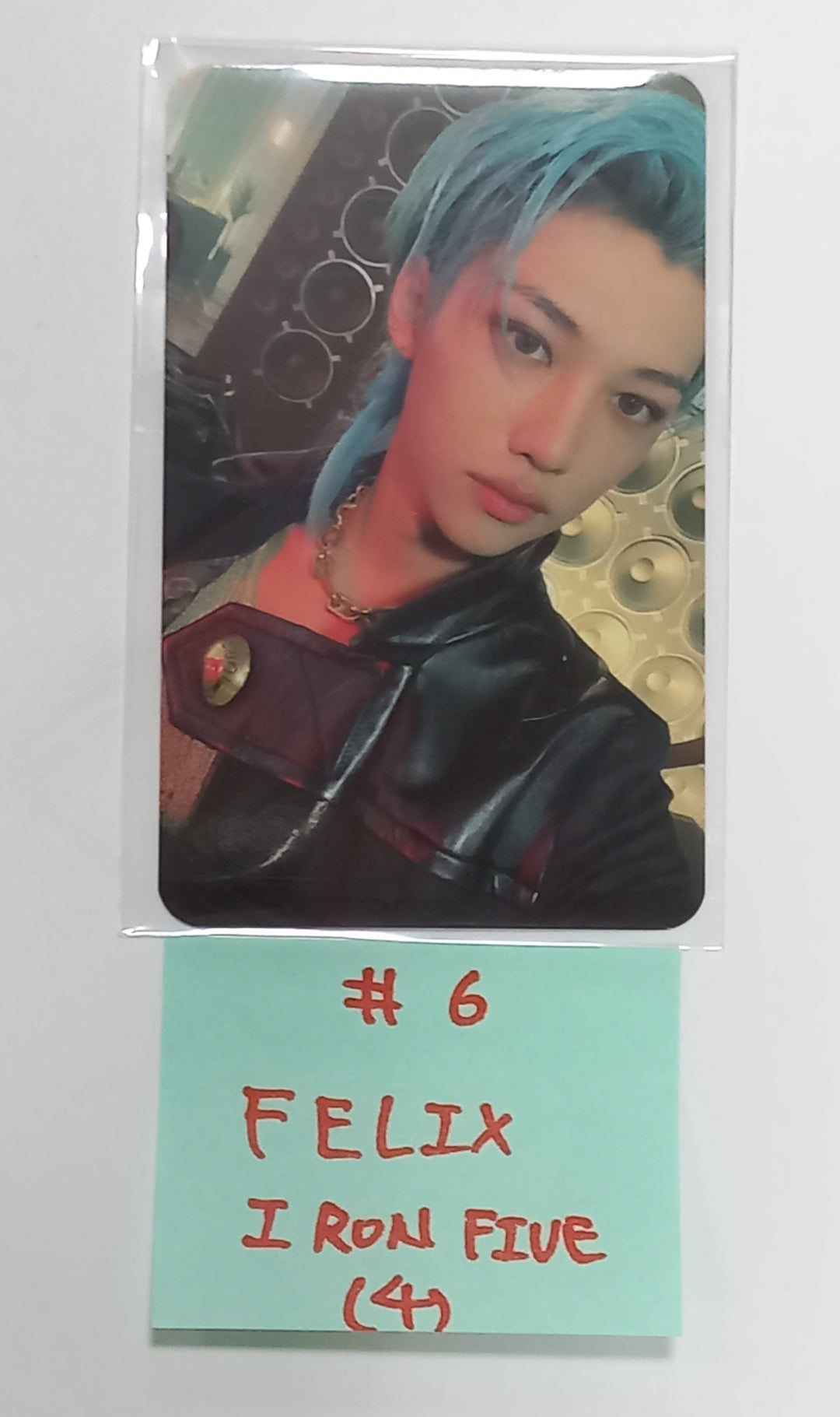 Stray Kids "樂-Star" - Iron Five Special Gift Photocard [23.11.16] - HALLYUSUPERSTORE