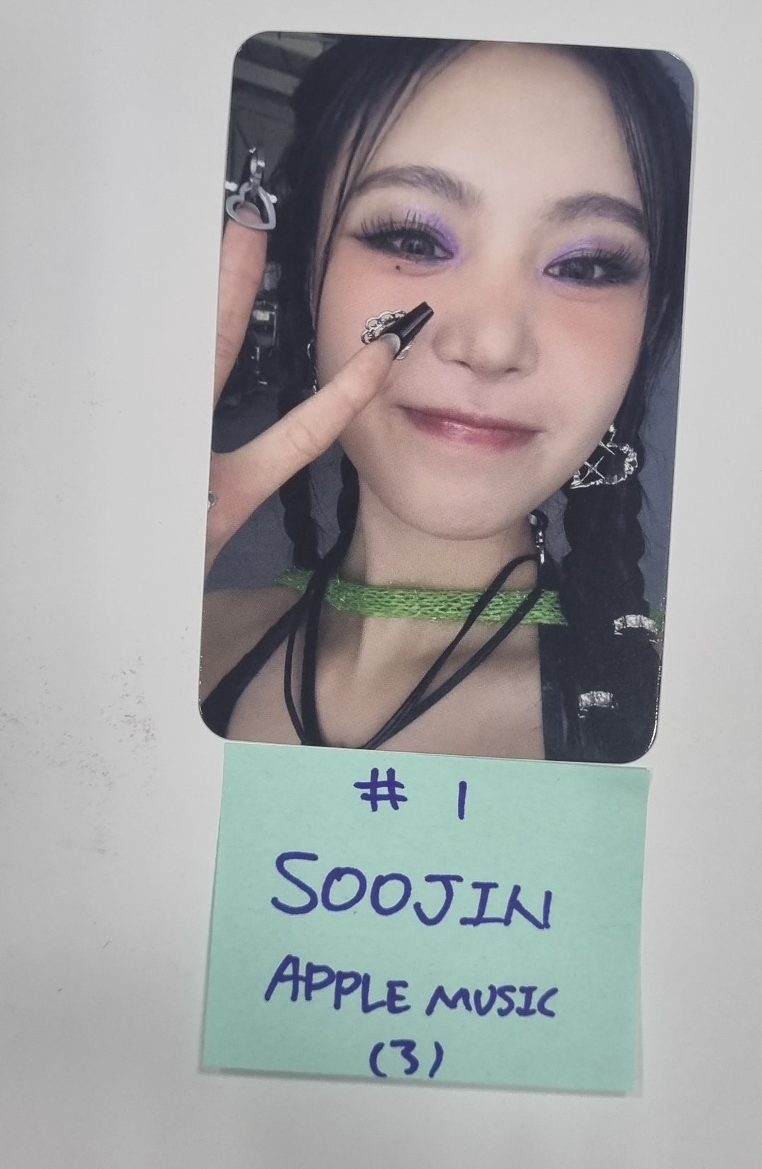 Soojin "아가씨" 1st EP - Apple Music Fansign Event Photocard Round 2 [23.11.16] - HALLYUSUPERSTORE
