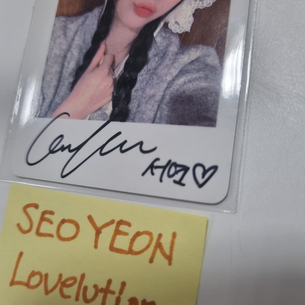 Seoyeon (Of TripleS) "LOVElution : MUHAN" - Hand Autographed(Signed) Polaroid Type Photocard [23.11.21] - HALLYUSUPERSTORE