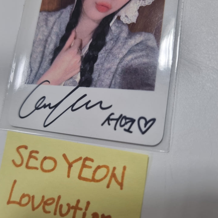 Seoyeon (Of TripleS) "LOVElution : MUHAN" - Hand Autographed(Signed) Polaroid Type Photocard [23.11.21] - HALLYUSUPERSTORE