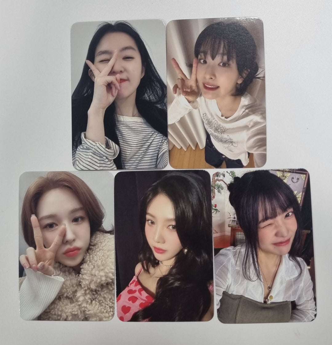 Red Velvet  "Chill Kill" - Apple Music Pre-Order Benefit Photocard [23.11.22] - HALLYUSUPERSTORE