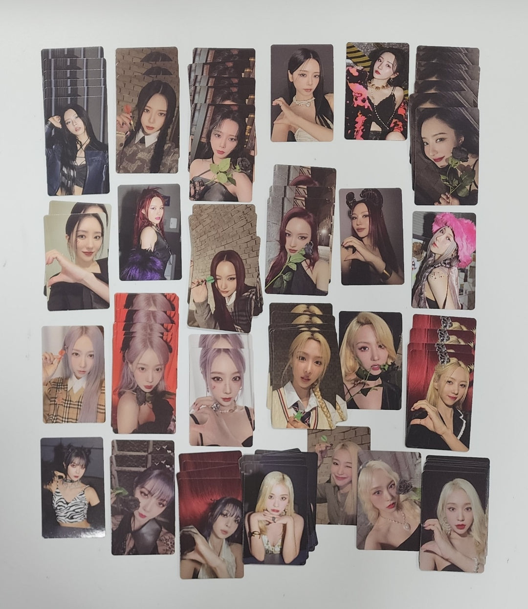 Dreamcatcher "VillainS" - Official Photocard, Folded Poster Set (6EA) [23.11.23] - HALLYUSUPERSTORE