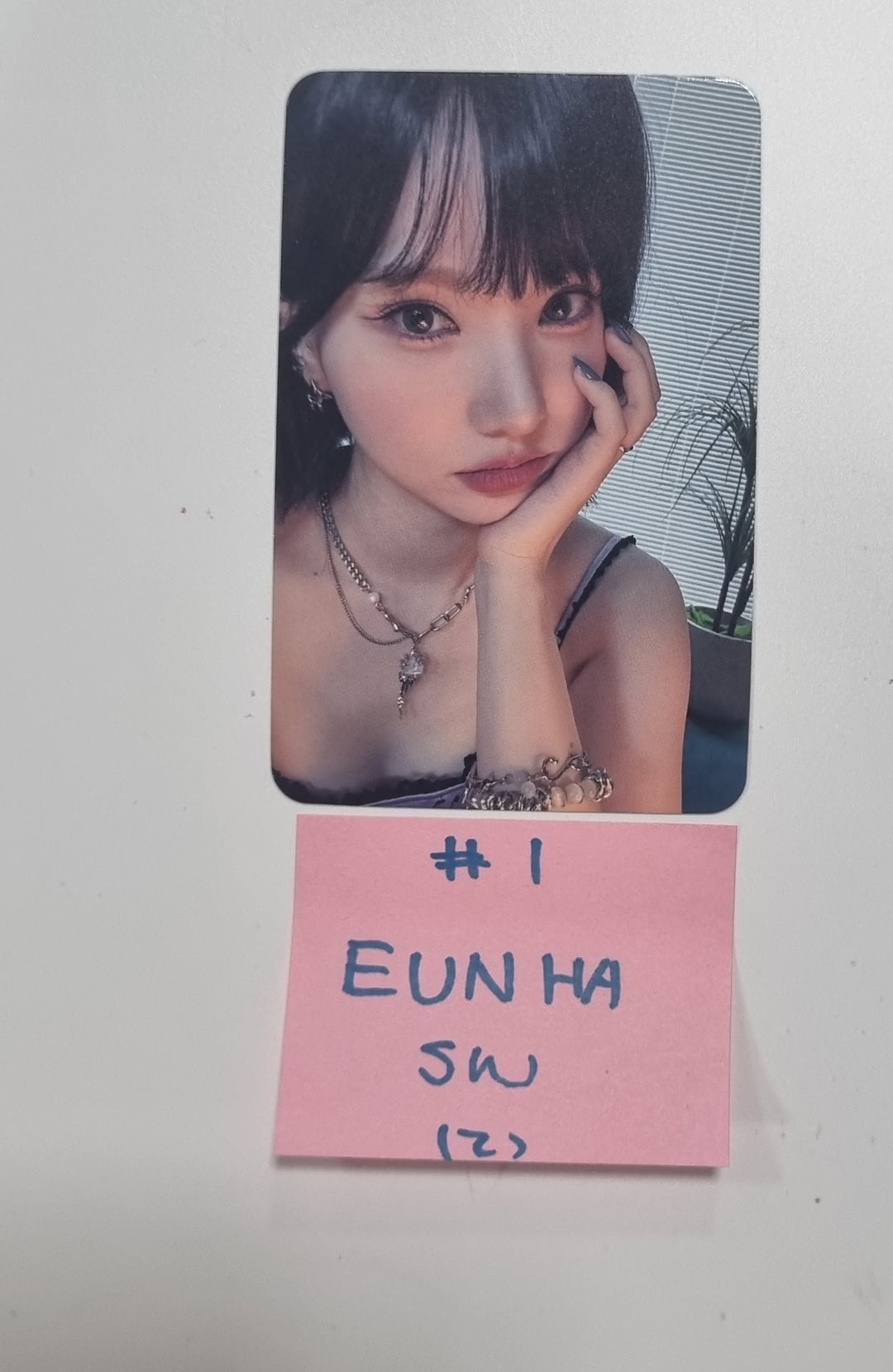 VIVIZ "VERSUS" - Soundwave Fansign Event Photocard Round 2 [23.11.24] - HALLYUSUPERSTORE